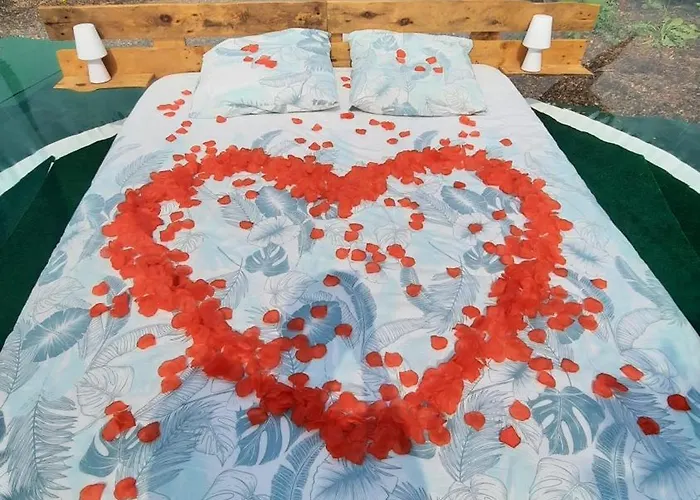 Lyxtält La Bulle Armou Saint-Armou